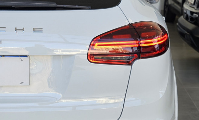 Porsche Cayenne Platinum Ed. 3.6 2018 Gasolina-18