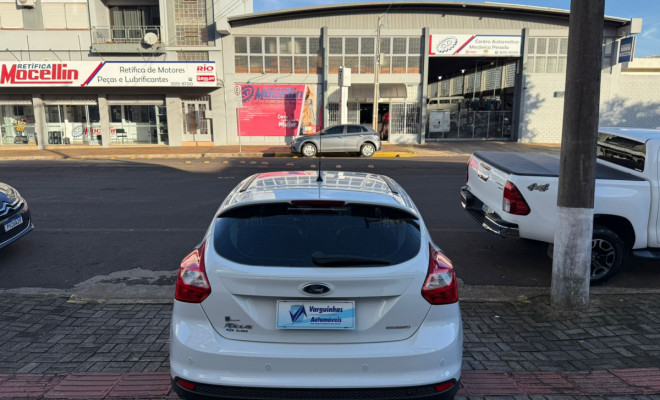 Ford Focus 1.6 S/SE/SE Plus Flex 8V/16V  5p 2015 Flex-4