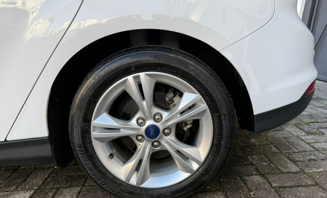 Ford Focus 1.6 S/SE/SE Plus Flex 8V/16V  5p 2015 Flex-8