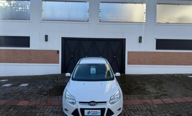 Ford Focus 1.6 S/SE/SE Plus Flex 8V/16V  5p 2015 Flex