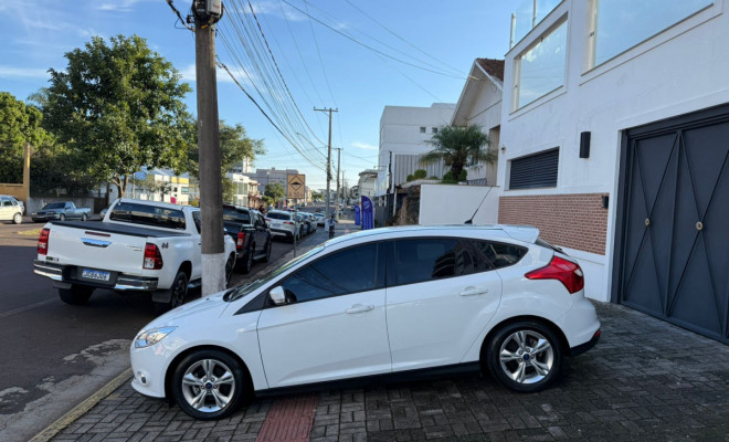 Ford Focus 1.6 S/SE/SE Plus Flex 8V/16V  5p 2015 Flex-2