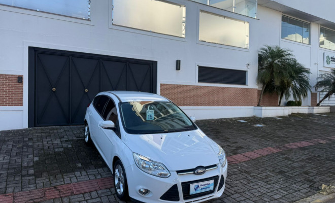Ford Focus 1.6 S/SE/SE Plus Flex 8V/16V  5p 2015 Flex-0