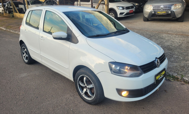 VW - VolksWagen Fox Plus 1.0Mi/ 1.0Mi Total Flex 8V 4p 2010 Flex-1