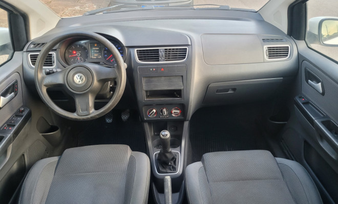 VW - VolksWagen Fox Plus 1.0Mi/ 1.0Mi Total Flex 8V 4p 2010 Flex-4