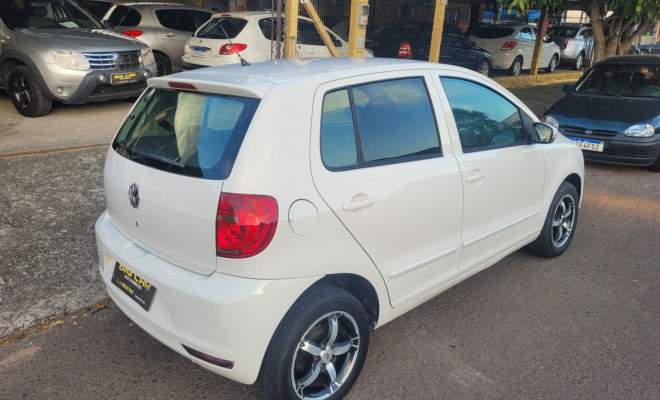 VW - VolksWagen Fox Plus 1.0Mi/ 1.0Mi Total Flex 8V 4p 2010 Flex-0