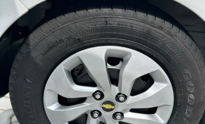 GM - Chevrolet ONIX HATCH LT 1.0 8V FlexPower 5p Mec. 2019 Flex-8