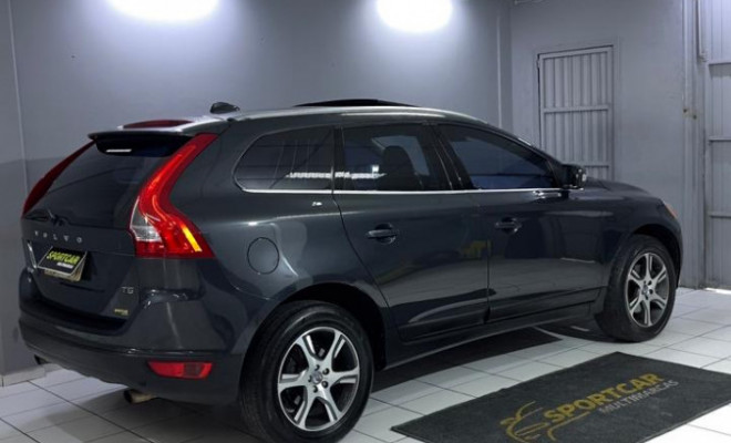 Volvo XC 60 2.0 T5  5p 2012 Gasolina-9