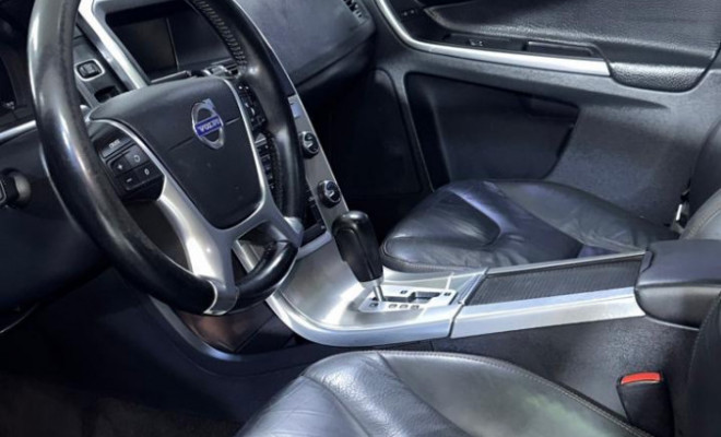 Volvo XC 60 2.0 T5  5p 2012 Gasolina-1