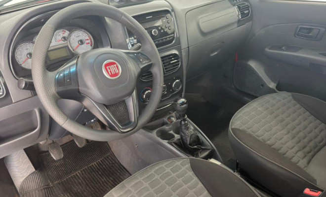 Fiat Strada Adventure 1.8 Flex CE 2013-2