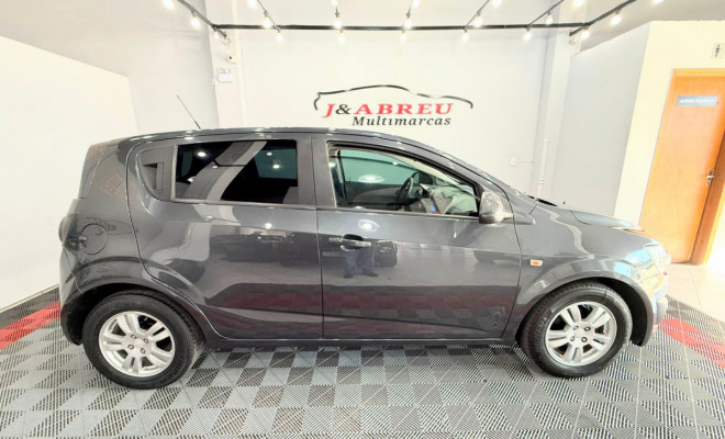 GM - Chevrolet SONIC HB LT 1.6 16V FlexPower 5p Mec. 2013 Flex-5