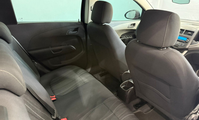 GM - Chevrolet SONIC HB LT 1.6 16V FlexPower 5p Mec. 2013 Flex-9