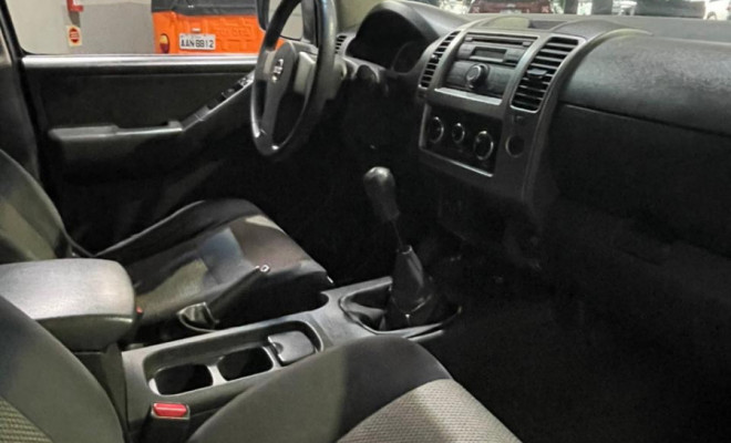 Nissan Frontier SV AT.CD 4x4 2.5 TB Diesel Mec. 2013 Diesel-1