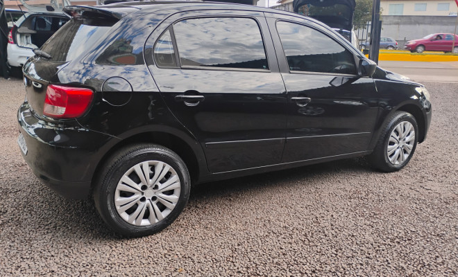 VW - VolksWagen Gol (novo) 1.0 Mi Total Flex 8V 4p 2013 Flex-2