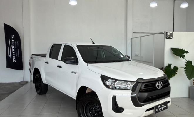 Toyota Hilux CD 4x4 2.8 Diesel Mec. 2023-0