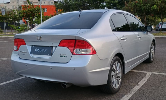 Honda Civic Sed. LXL/LXL SE 1.8 Flex 16V Mec. 2011 Flex-2