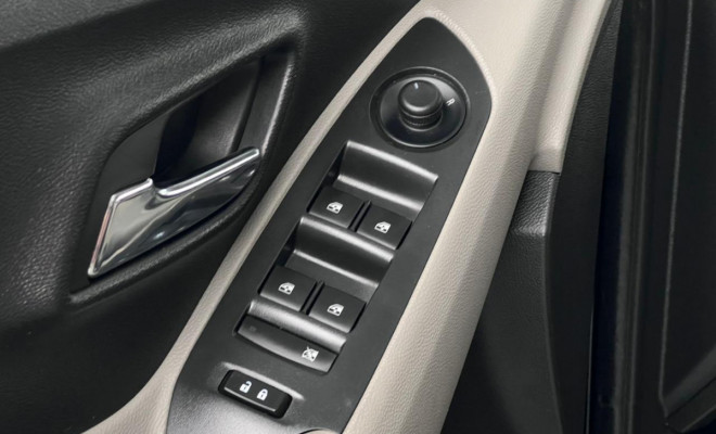 GM - Chevrolet TRACKER LTZ 1.8 16V Flex 4x2 Aut. 2015 Flex-9