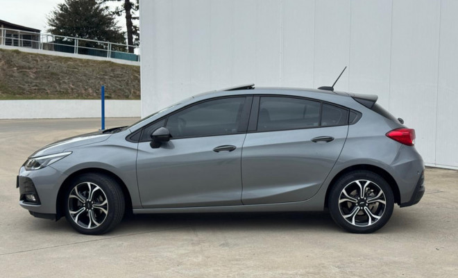 CRUZE SPORT RS 1.4 TURBO AUT. 2023 | ESPORTIVIDADE, ESTILO E TETO SOLAR!-13