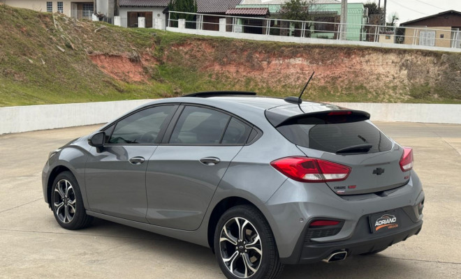 CRUZE SPORT RS 1.4 TURBO AUT. 2023 | ESPORTIVIDADE, ESTILO E TETO SOLAR!-16