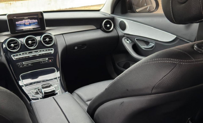 MERCEDES-BENZ C‑180 AVANTGARDE 1.6 AUT. 2015 | ELEGÂNCIA, CONFORTO E BAIXÍSSIMA QUILOMETRAGEM!-12