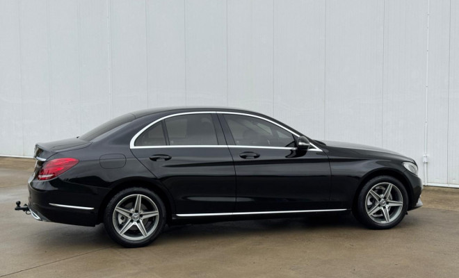 MERCEDES-BENZ C‑180 AVANTGARDE 1.6 AUT. 2015 | ELEGÂNCIA, CONFORTO E BAIXÍSSIMA QUILOMETRAGEM!-17
