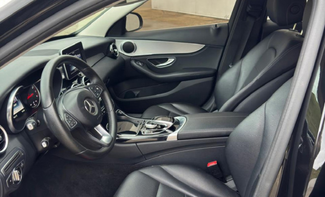 MERCEDES-BENZ C‑180 AVANTGARDE 1.6 AUT. 2015 | ELEGÂNCIA, CONFORTO E BAIXÍSSIMA QUILOMETRAGEM!-5