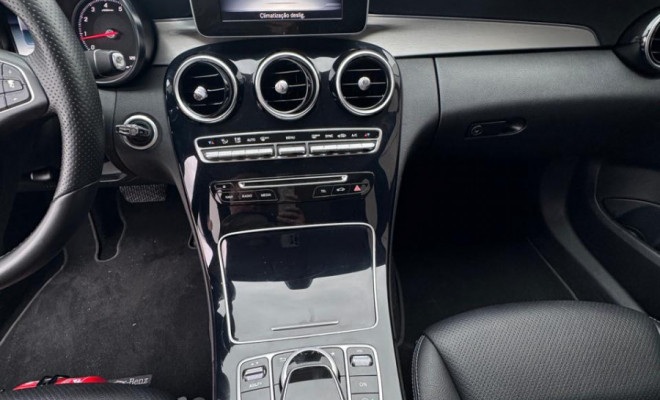 MERCEDES-BENZ C‑180 AVANTGARDE 1.6 AUT. 2015 | ELEGÂNCIA, CONFORTO E BAIXÍSSIMA QUILOMETRAGEM!-6