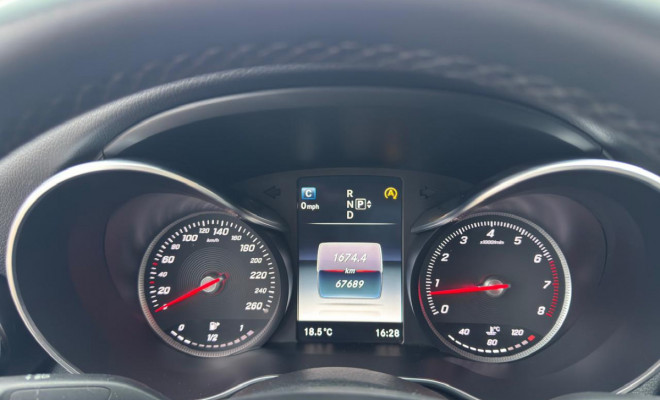 MERCEDES-BENZ C‑180 AVANTGARDE 1.6 AUT. 2015 | ELEGÂNCIA, CONFORTO E BAIXÍSSIMA QUILOMETRAGEM!-3