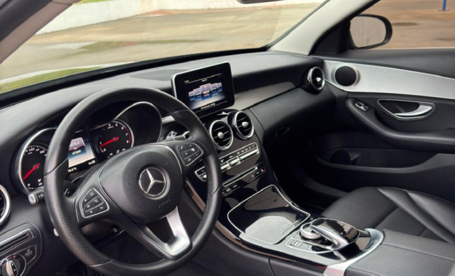 MERCEDES-BENZ C‑180 AVANTGARDE 1.6 AUT. 2015 | ELEGÂNCIA, CONFORTO E BAIXÍSSIMA QUILOMETRAGEM!-8
