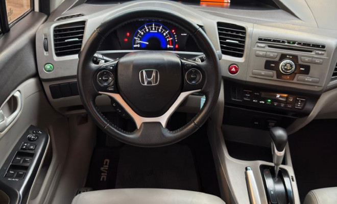 Honda Civic LXR 2.0 Aut. 2014 — Design, Conforto e Confiabilidade!-12