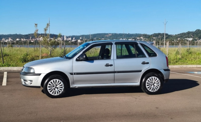 VW - VolksWagen Gol 1.6 Mi/ Power 1.6 Mi 4p 2003 Gasolina-0
