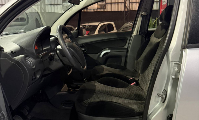 Citroën C3 GLX 1.4/ GLX Sonora 1.4 Flex 8V 5p 2011 Flex-7