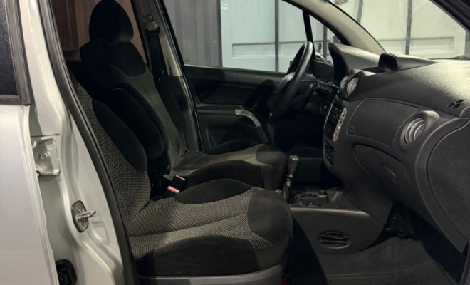 Citroën C3 GLX 1.4/ GLX Sonora 1.4 Flex 8V 5p 2011 Flex-13