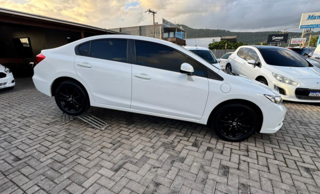 Honda Civic Sedan LXS 1.8/1.8 Flex 16V Aut. 4p 2014 Gasolina-8