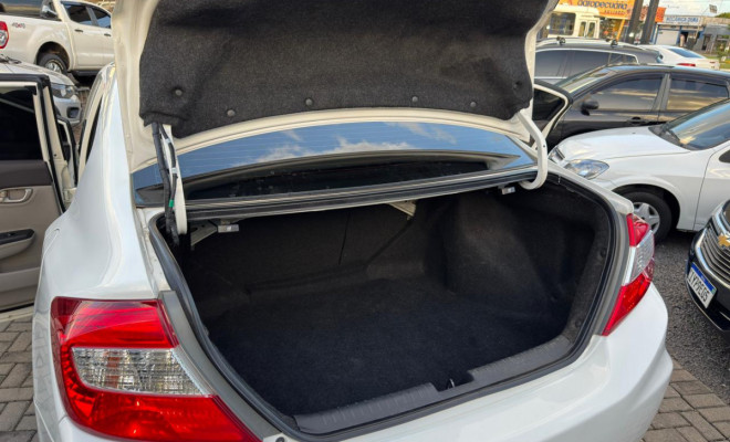 Honda Civic Sedan LXS 1.8/1.8 Flex 16V Aut. 4p 2014 Gasolina-10