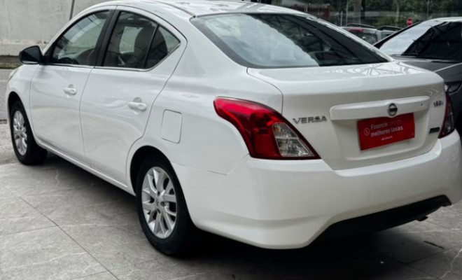 Nissan VERSA SV 1.6 16V FlexStart 4p Aut. 2017 Flex-6