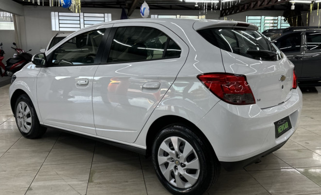 Chevrolet ONIX HATCH LT 1.4 8V FlexPower 5p Mec. 2015-2