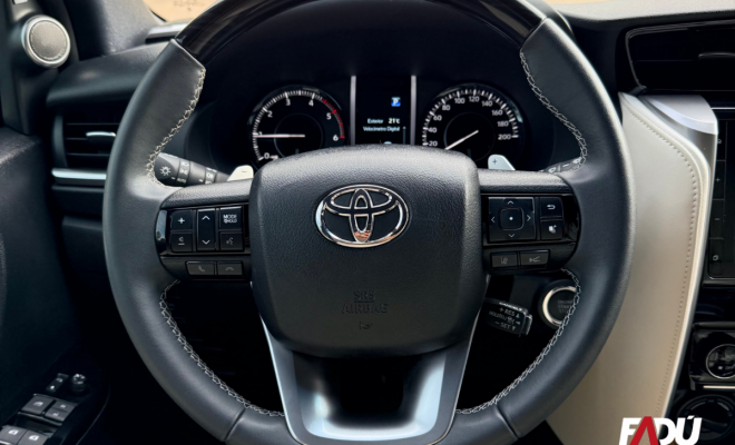 Toyota Hilux SW4 Diamond 2.8 TB 4x4 Die. Aut. 2025 Diesel-3