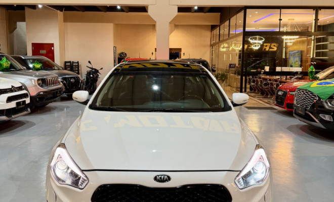 Kia Motors CADENZA EX 3.5 V6 24V Aut. 2014 Gasolina-0
