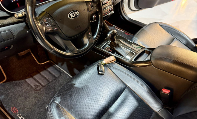 Kia Motors CADENZA EX 3.5 V6 24V Aut. 2014 Gasolina-6