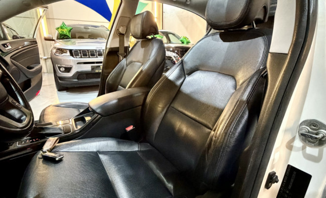 Kia Motors CADENZA EX 3.5 V6 24V Aut. 2014 Gasolina-8