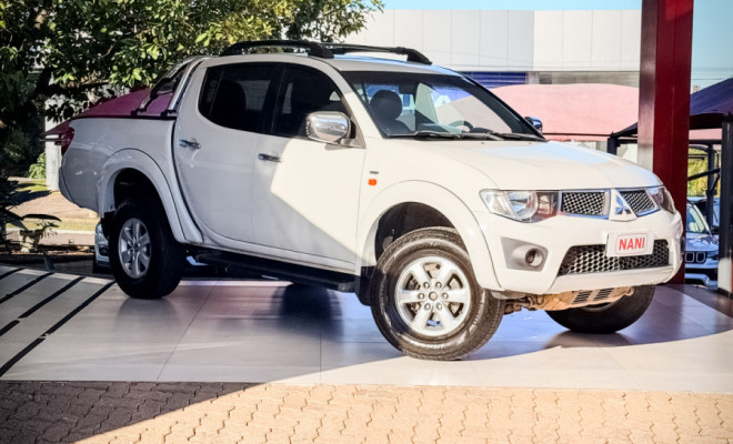 Mitsubishi L200 Triton HPE 3.2 CD TB Int.Diesel Aut 2012 Diesel-1
