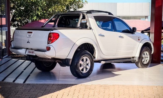 Mitsubishi L200 Triton HPE 3.2 CD TB Int.Diesel Aut 2012 Diesel-2