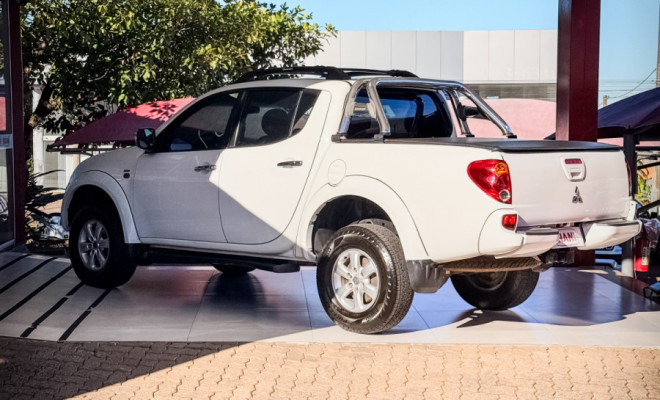 Mitsubishi L200 Triton HPE 3.2 CD TB Int.Diesel Aut 2012 Diesel-4