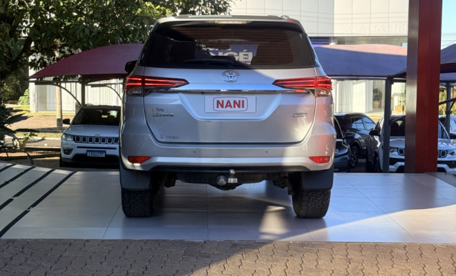Toyota Hilux SW4 SR 4x2 2.7/ 2.7 Flex 16V Aut. 2017 Flex-3