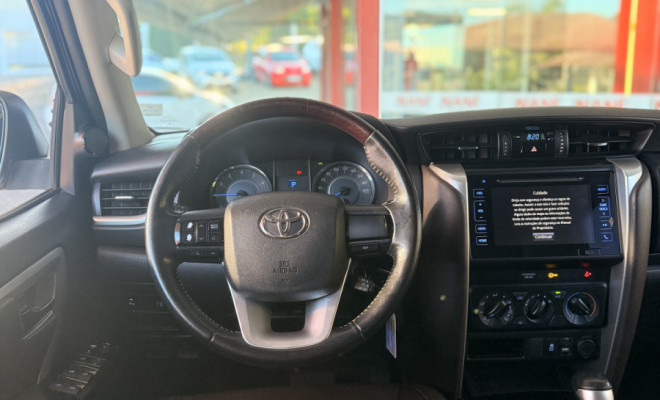 Toyota Hilux SW4 SR 4x2 2.7/ 2.7 Flex 16V Aut. 2017 Flex-6
