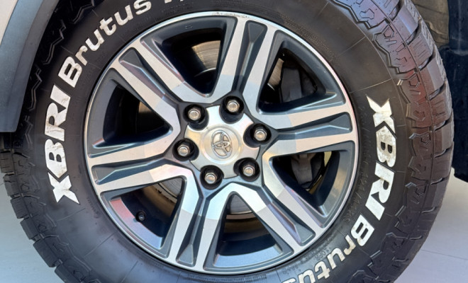 Toyota Hilux SW4 SR 4x2 2.7/ 2.7 Flex 16V Aut. 2017 Flex-8
