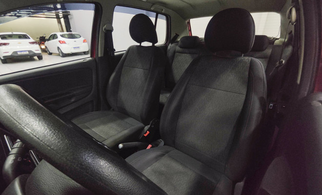 VW - VolksWagen Fox 1.6 Mi 8V 2013 Flex-7