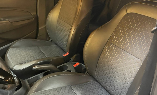 GM - Chevrolet PRISMA Sed. LTZ 1.4   2017 Flex   Ótimo espaço interno-6