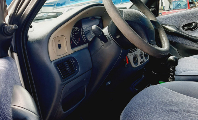 Fiat Palio Stile 1.6 mpi 16v 4p 2002 Gasolina-5