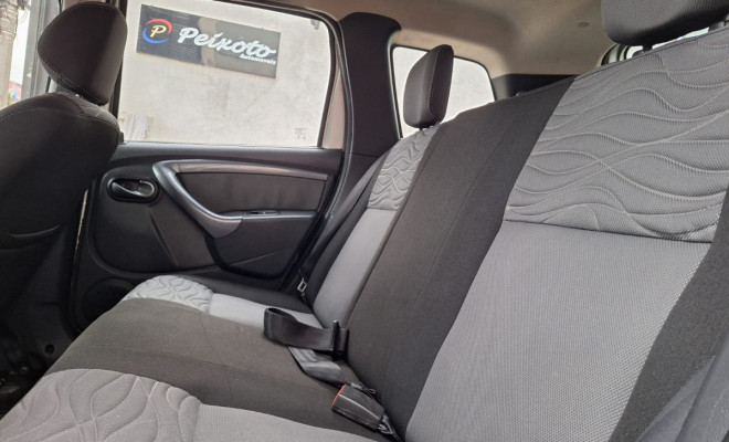 Renault DUSTER TECHROAD 4X4 2.0 16V Mec. 2015 Flex-12